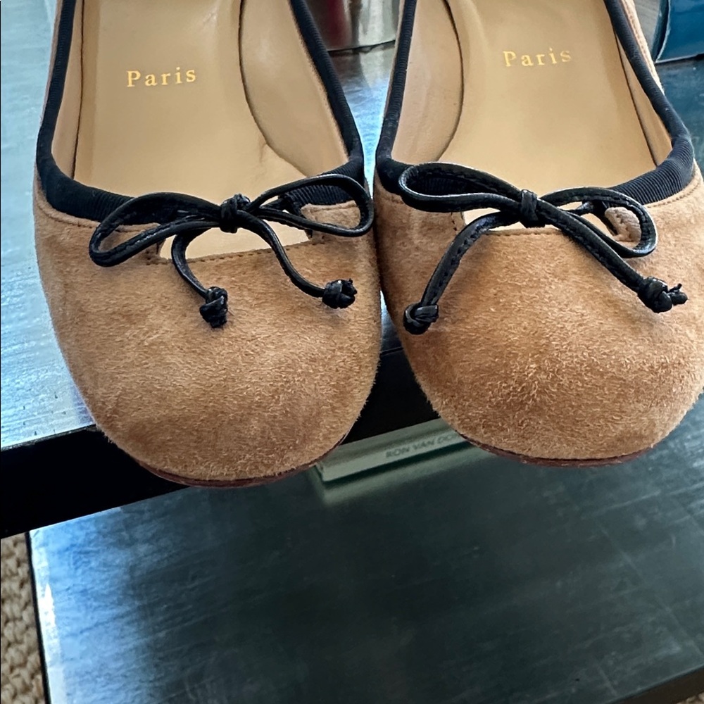 Christian Louboutin Brown Suede Bow Low Heel Pumps with Black Trim 37.5/8 - Picture 8 of 8